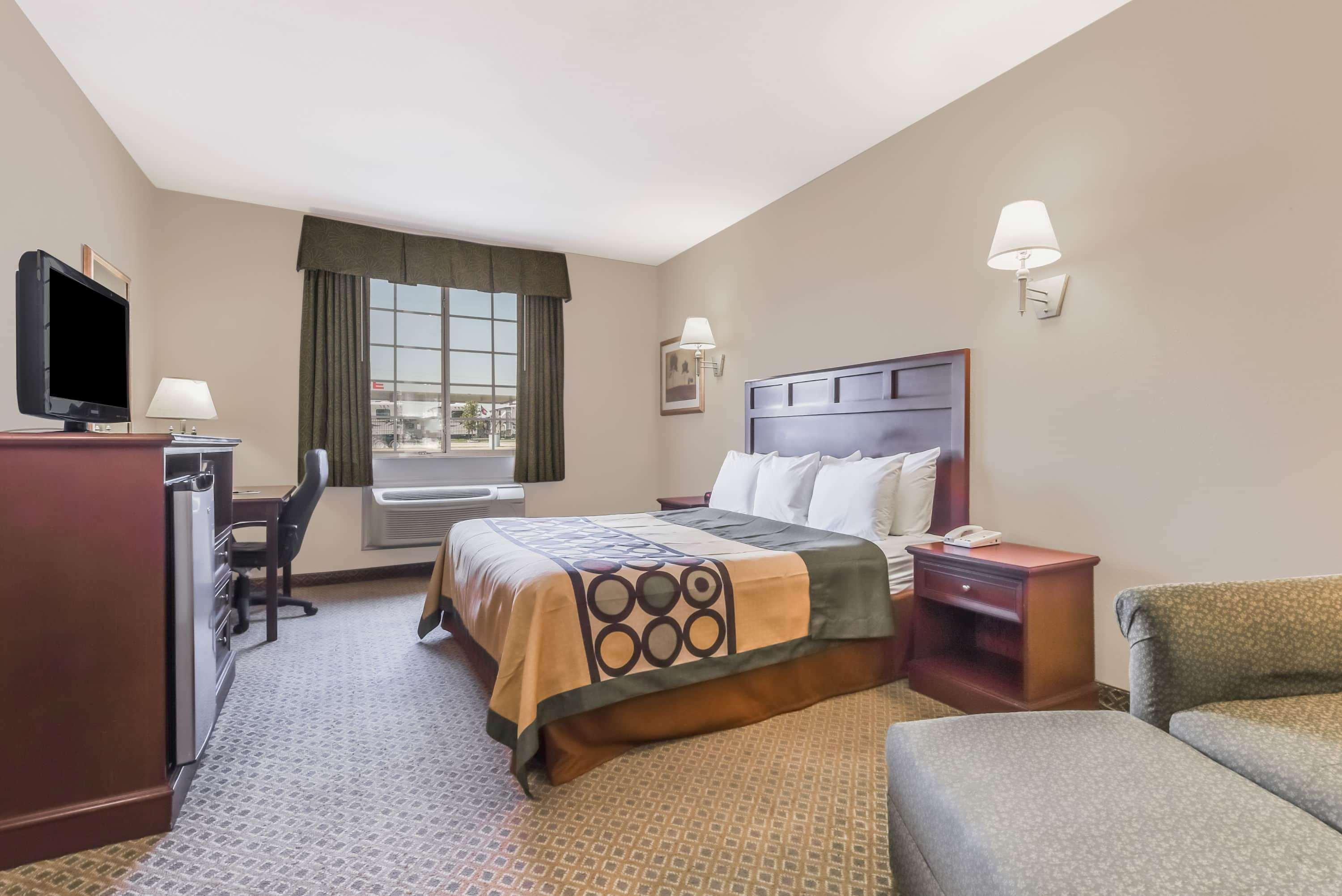 ซูเปอร์ 8 บาย วินด์แฮม อัลวาราโด Motel Alvarado ภายนอก รูปภาพ