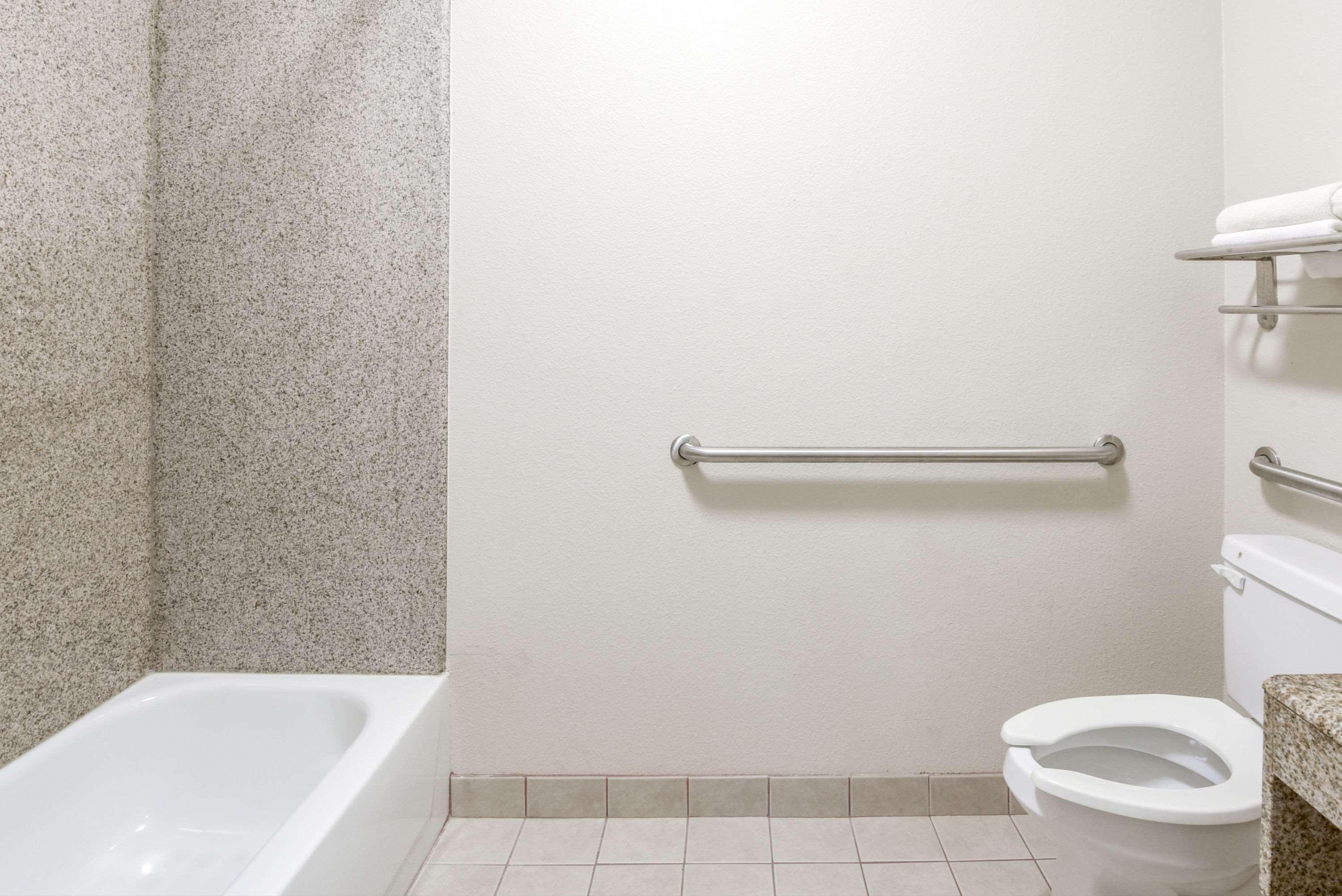 ซูเปอร์ 8 บาย วินด์แฮม อัลวาราโด Motel Alvarado ภายนอก รูปภาพ