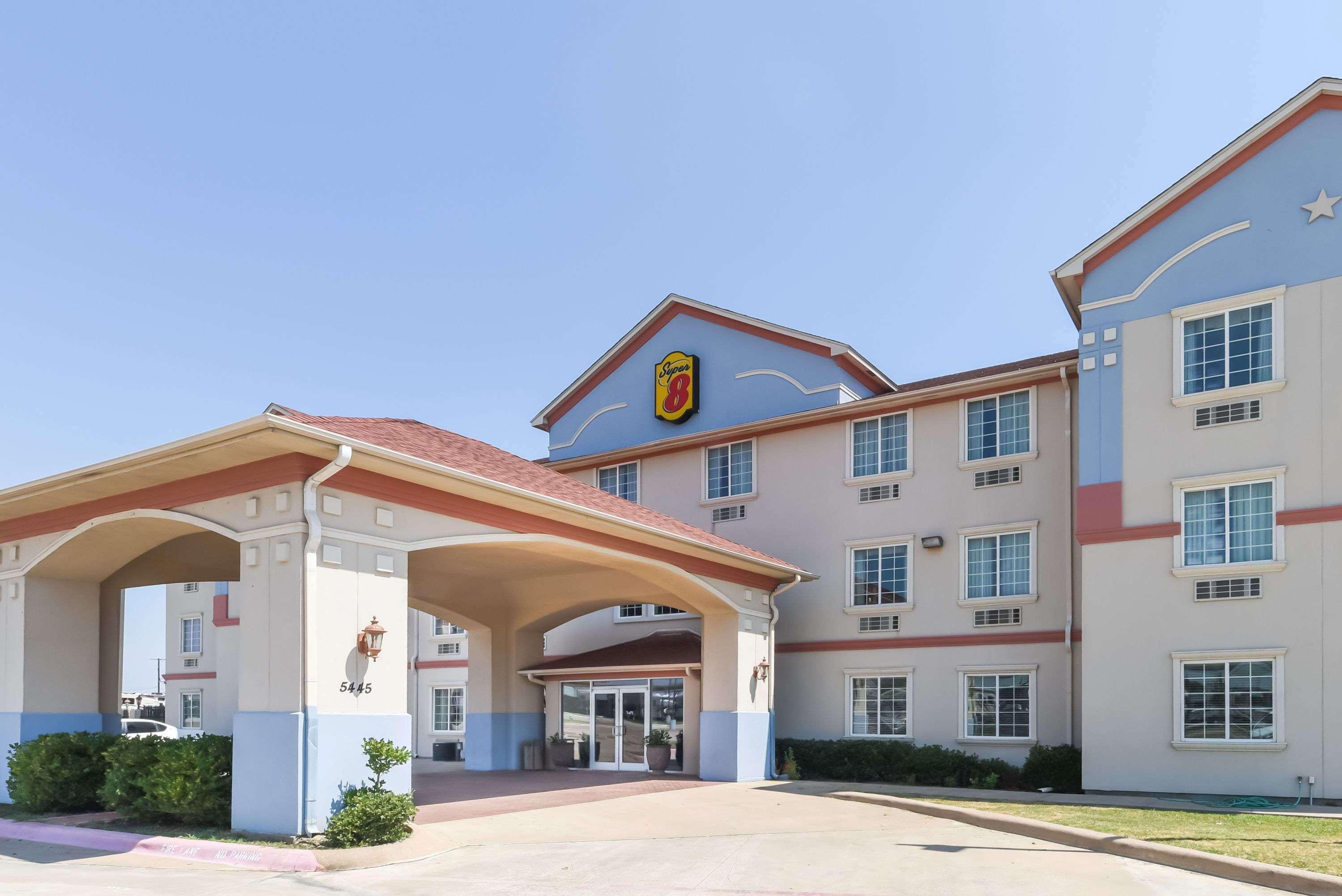 ซูเปอร์ 8 บาย วินด์แฮม อัลวาราโด Motel Alvarado ภายนอก รูปภาพ