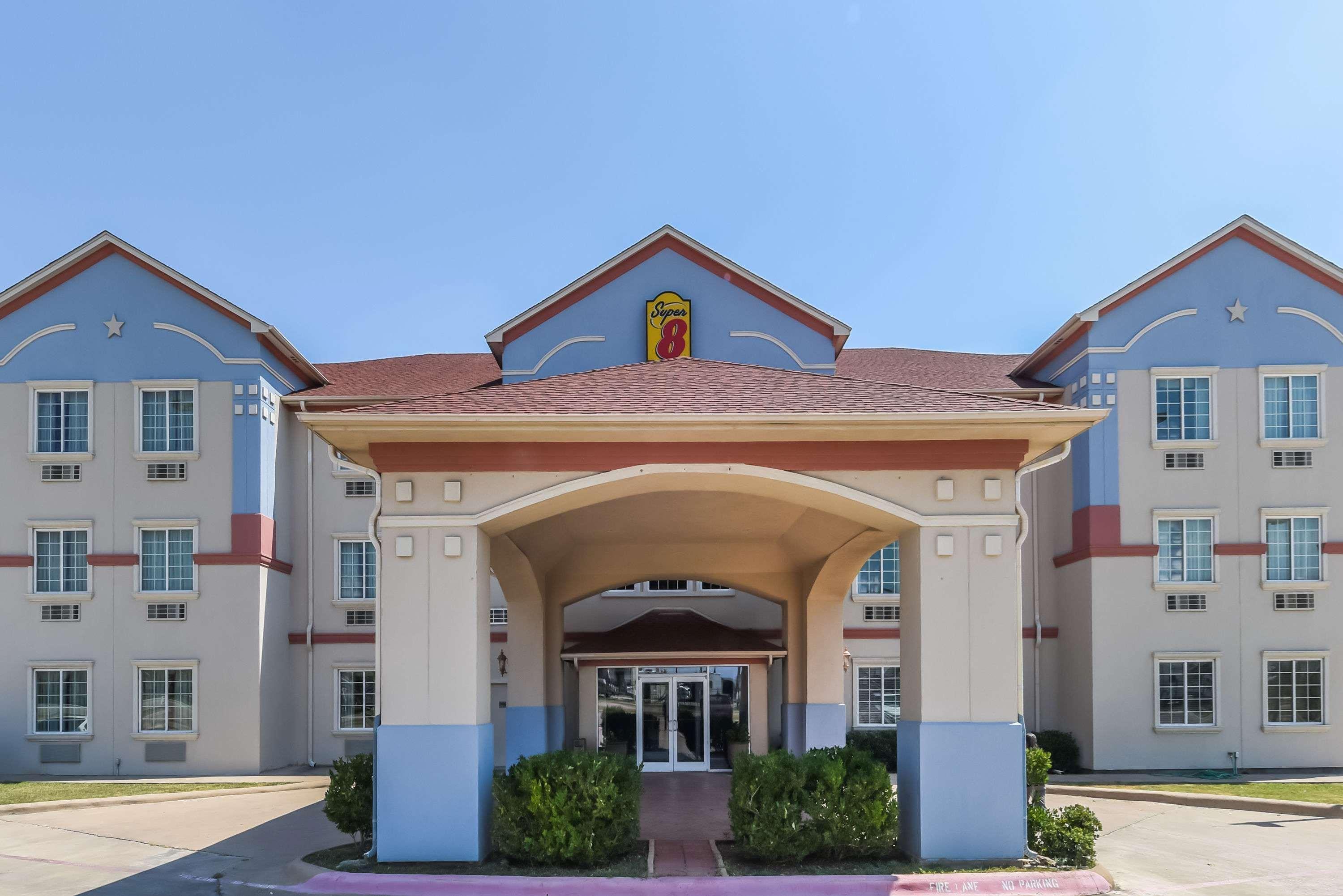 ซูเปอร์ 8 บาย วินด์แฮม อัลวาราโด Motel Alvarado ภายนอก รูปภาพ